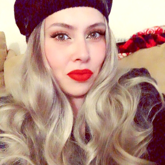 Meet Your Posher - Picture 1 of 12